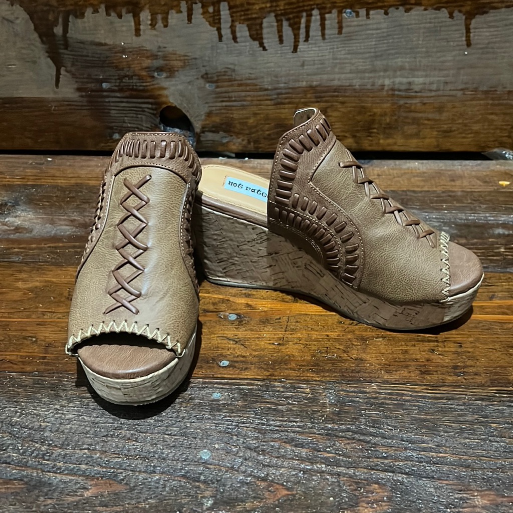 Nwot Not Rated Sandle Heels